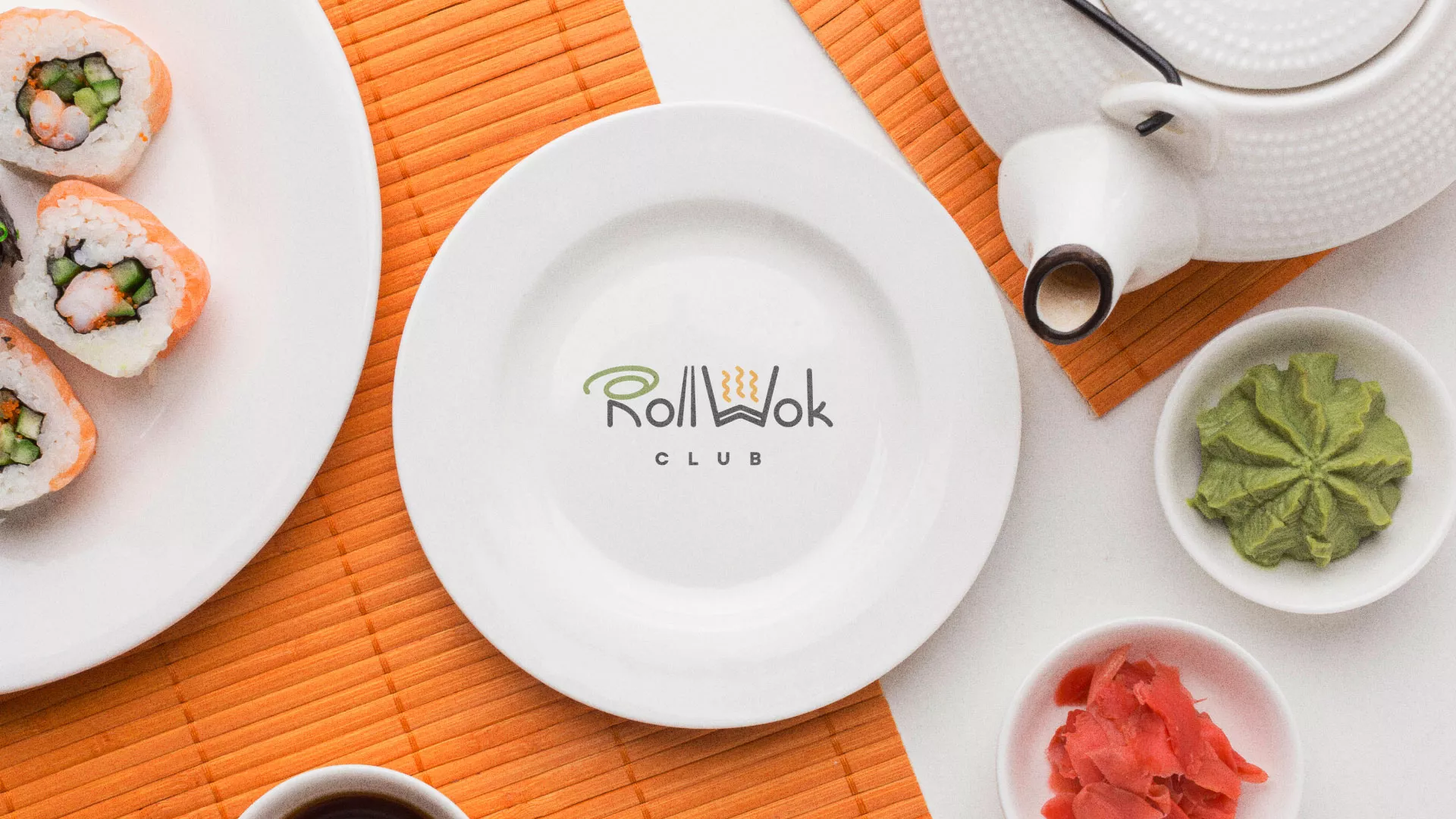 Разработка логотипа и фирменного стиля суши-бара «Roll Wok Club» в Рузе
